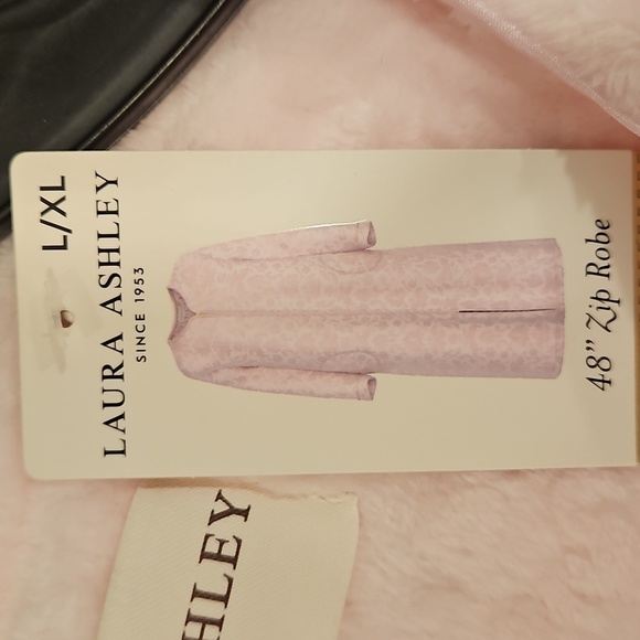💕LAURA ASHLEY💕 48" Zip Robe ~ Pink Damask L/XL NWT - Picture 8 of 9